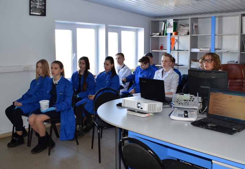 The program of primary vocational guidance of students on the basis of the plant OOO Polimer Export was supported by the administration of the city of Ivanovo